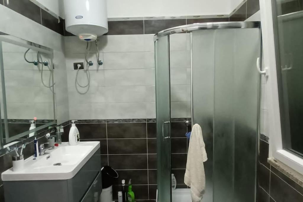 Seaview Haven - Golem, Albania Apartment Golem  Ngoại thất bức ảnh